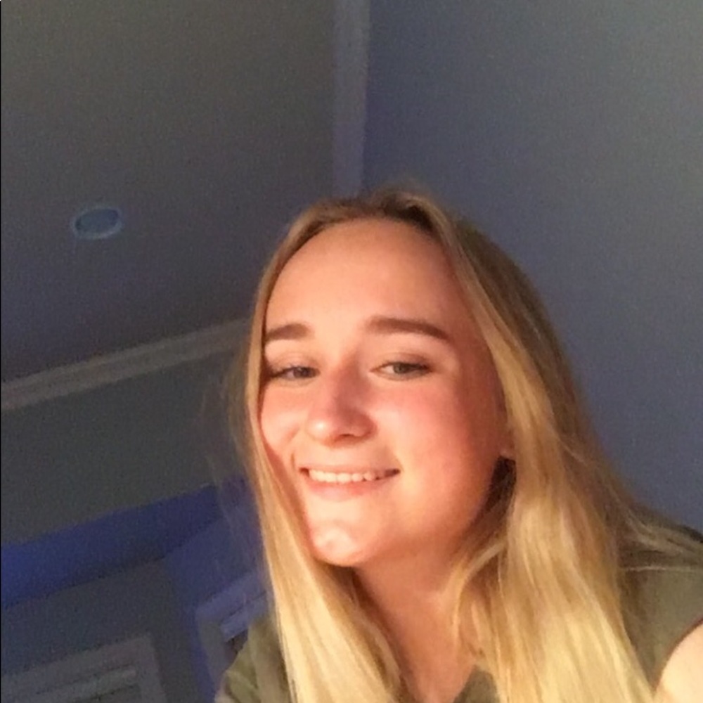 Meet your Posher, Karina